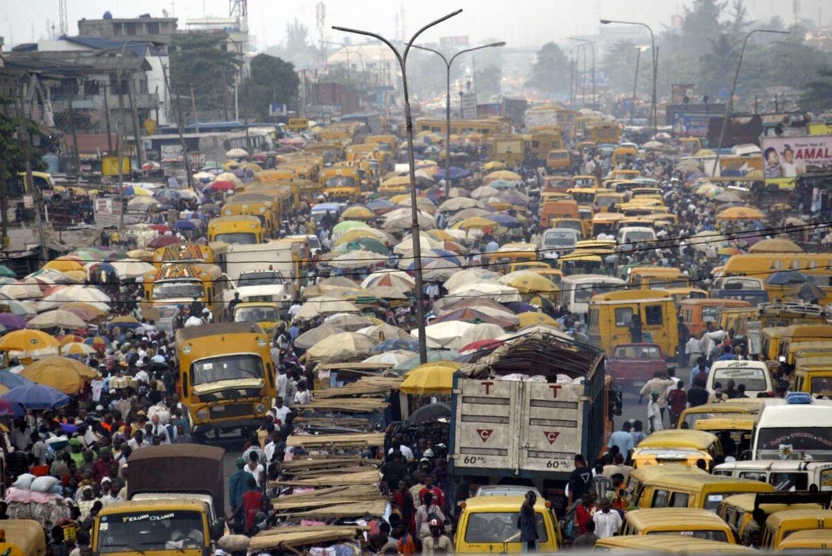 How Nigerian Politicians Would Survive a Day in a Traffic Jam Without a Convoy